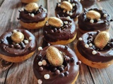 Donuts vanille et glaçage chocolat