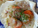 Saint Jacques aux poireaux, sauce à l' échalote & tuiles au parmesan