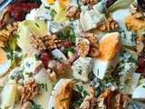 Salade d'endives aux œufs, Bleu, lardons & noix