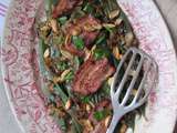 Salade de haricots plats aux lardons & oignons confits