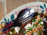 Salade de haricots plats, feta, oignons caramélisés et noix