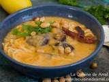 Soupe thai au curry, potiron et nouilles
