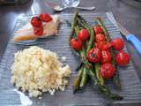 Asperges vertes et tomates cerises rôties