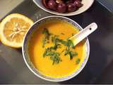 Soupe de courge à l'orange amère et olives violettes