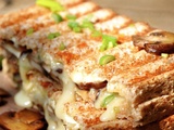 Croque-monsieur au camembert, champignons de Paris et oignons nouveaux