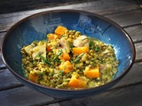Curry vert de lentilles vertes, champignons de Paris, butternut et coriandre