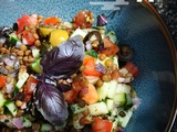 Salade de lentilles, tomates, concombre, olives