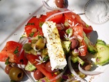 Salade grecque à l'ail des ours