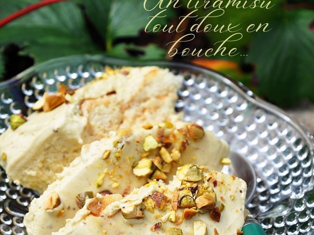 La pâte de pistache aromatise vos recettes de desserts préférées, glaces,  entremets et biscuits