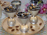 Panna cotta au lait d’amande, compotée de cassis, fève de tonka