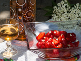Salade de fraises au vin de sureau
