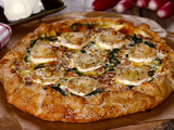 Tarte rustique aux fanes de radis et chèvre
