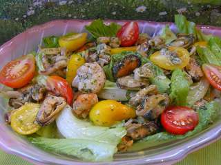 Salade de fruits de mer à l'ail et persil