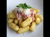 Gnocchi aux pommes de terre, lardons et parmesan