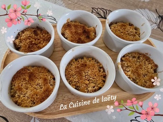 recettes-de-crumble-de-pommes-au-caramel-au-beurre-sale-et-sables