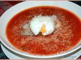 Soupe à la tomate et oeuf mollet