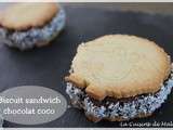 Biscuits sandwich comme une tarte chocolat coco