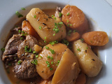 Epaule d'agneau, petits legumes et jus de viande
