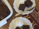 Brownies légers et faciles, sauce au cacao