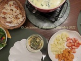 Fondue-trempette au fromage, épinards et artichauts