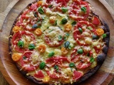 Pizza aux tomates fraîches