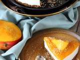 Cheesecake exotique à la mangue, croûte spéculoos et sésame