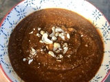 Soupe aubergine, tomate et noix de cajou