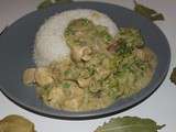 Poulet au curry vert thaï, brocoli et petits pois