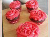 Cup cakes chocolat coeur framboise