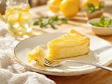 Cette recette grecque va vous rendre accro : le gâteau au citron ultra juteux (et facile)