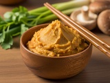 Pourquoi vous devriez toujours avoir du miso dans votre placard