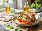 Trop chaud pour cuisiner ? Voici la recette de tomates farcies sans four (vous allez adorer)