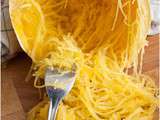 Comment cuire la courge spaghetti (vapeur, micro-ondes, four, ou à l’eau)