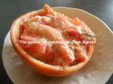 Pamplemousse rose farci au saumon et crevettes