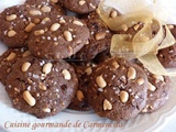 Cookies fleur de sel et ganache de chocolat noir aux cacahuètes