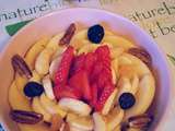 Porridge pomme/banane/fraise et noix