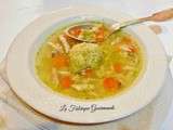 Matzah ball soup ou Soupe de poulet aux Kneidlech pour Pessah