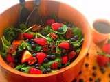 Salade aux Fruits rouges,Jeunes Pousses et Pécans Caramelisées   Et sa Vinaigrette Maple-Balsamique