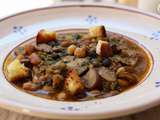 Délicieuse soupe de légumineuses aux champignons, un plat qui vous accompagnera tout l'hiver