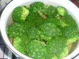 Flans de brocolis, amandes et r�p� par Marie du Qu�bec