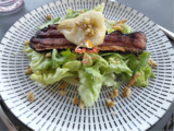 Salade de poires au roquefort et lard snacké