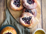 Brioches aux fruits noirs