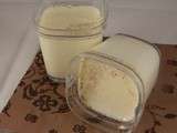 Yaourt au lait concentré sucré et à la vanille