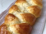 Brioche à la rose : légère, moelleuse, filante et sans oeufs