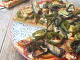 Pizza aux légumes sur une pâte semoule / épeautre
