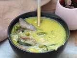 Soupe thailandaise de coco aux légumes