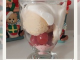 Coupe glacée vanille cerises