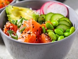 Deux recettes de poke bowl à faire à la maison