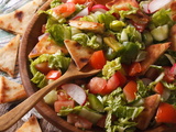 Salade Fattouch, fraiche, colorée et croquante à souhait