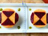 Cheesecake géométriques melon, betterave et pesto sans cuisson